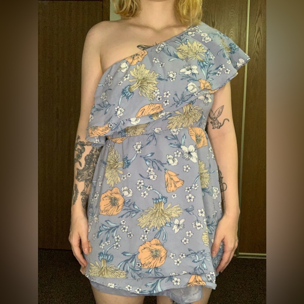 Lush Floral Slanted One-Shoulder Sleeve Dress —  Women’s Small